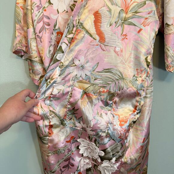 Celsa Kimono Robe Womens L Pink Floral Parrot Open Japanese Tropical Cover Up - Picture 6 of 7